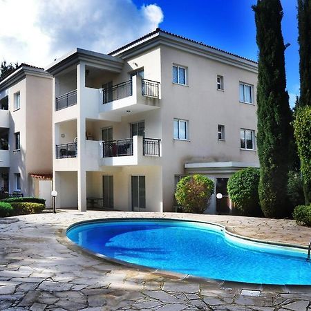 Poolside 2 Bedroom Apt, Paphos Riviera, Universal Area ภายนอก รูปภาพ