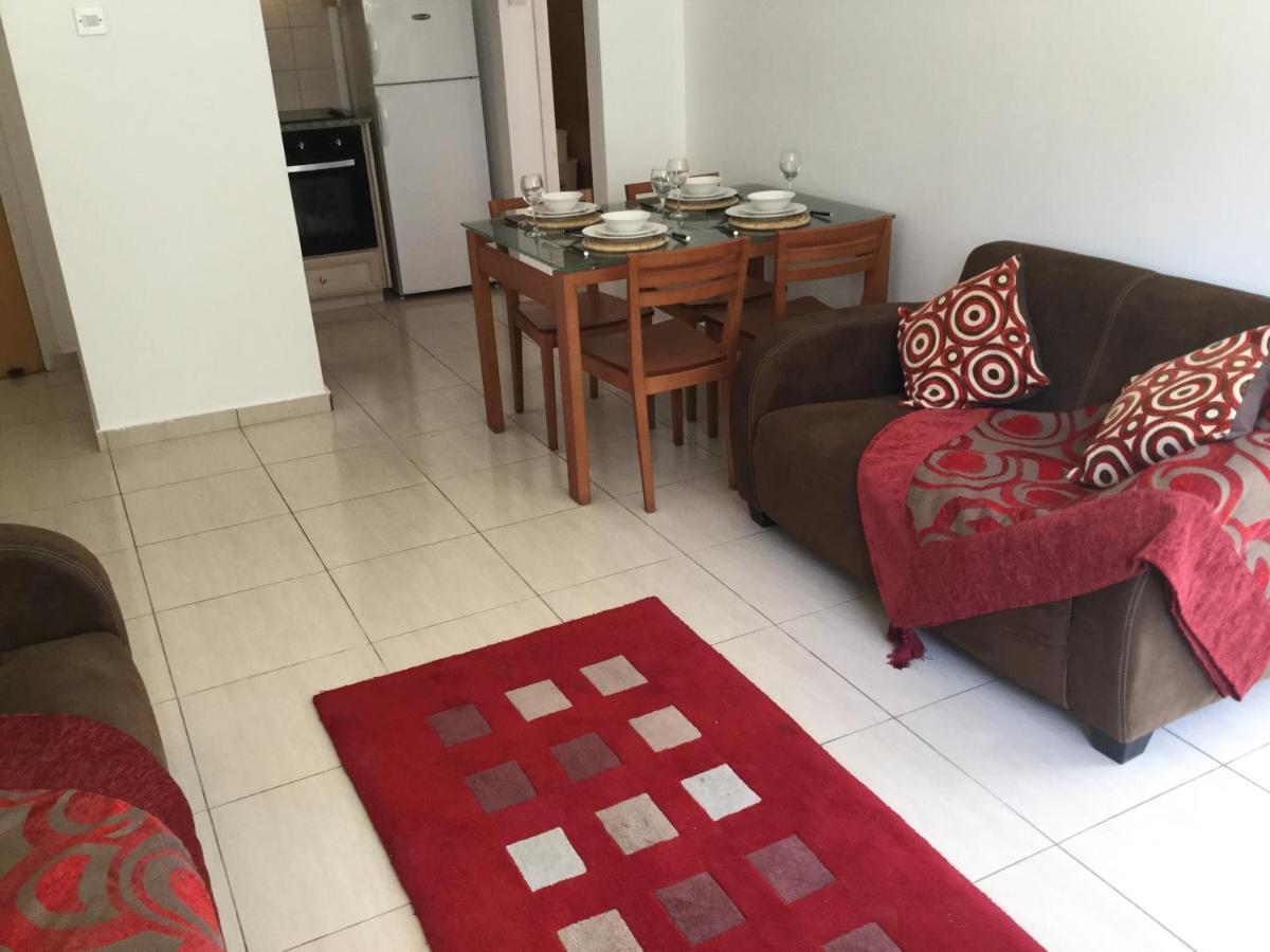 Poolside 2 Bedroom Apt, Paphos Riviera, Universal Area ภายนอก รูปภาพ